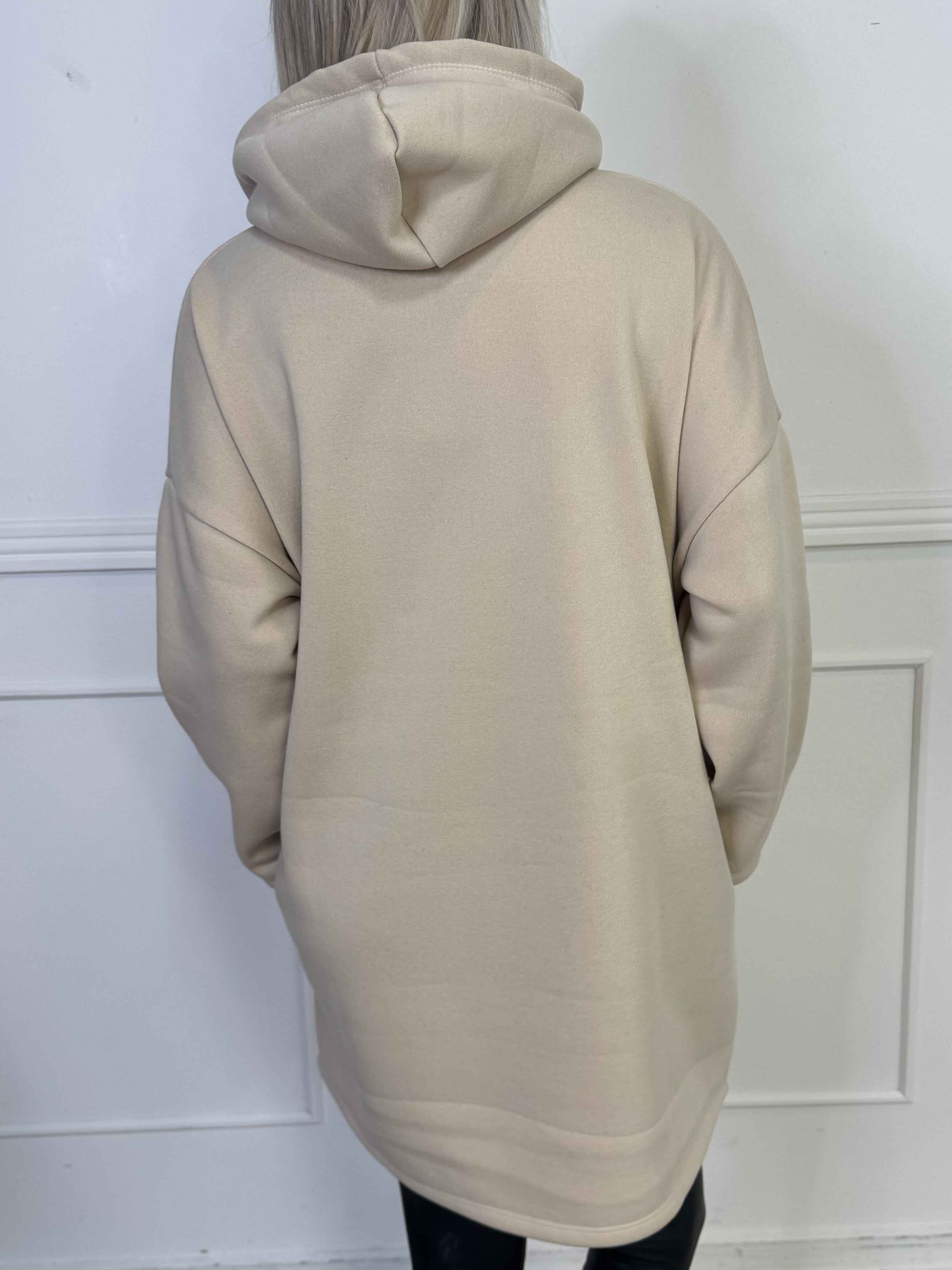 Perrine - Hoodiekjole med VOGUE tryk med lommer